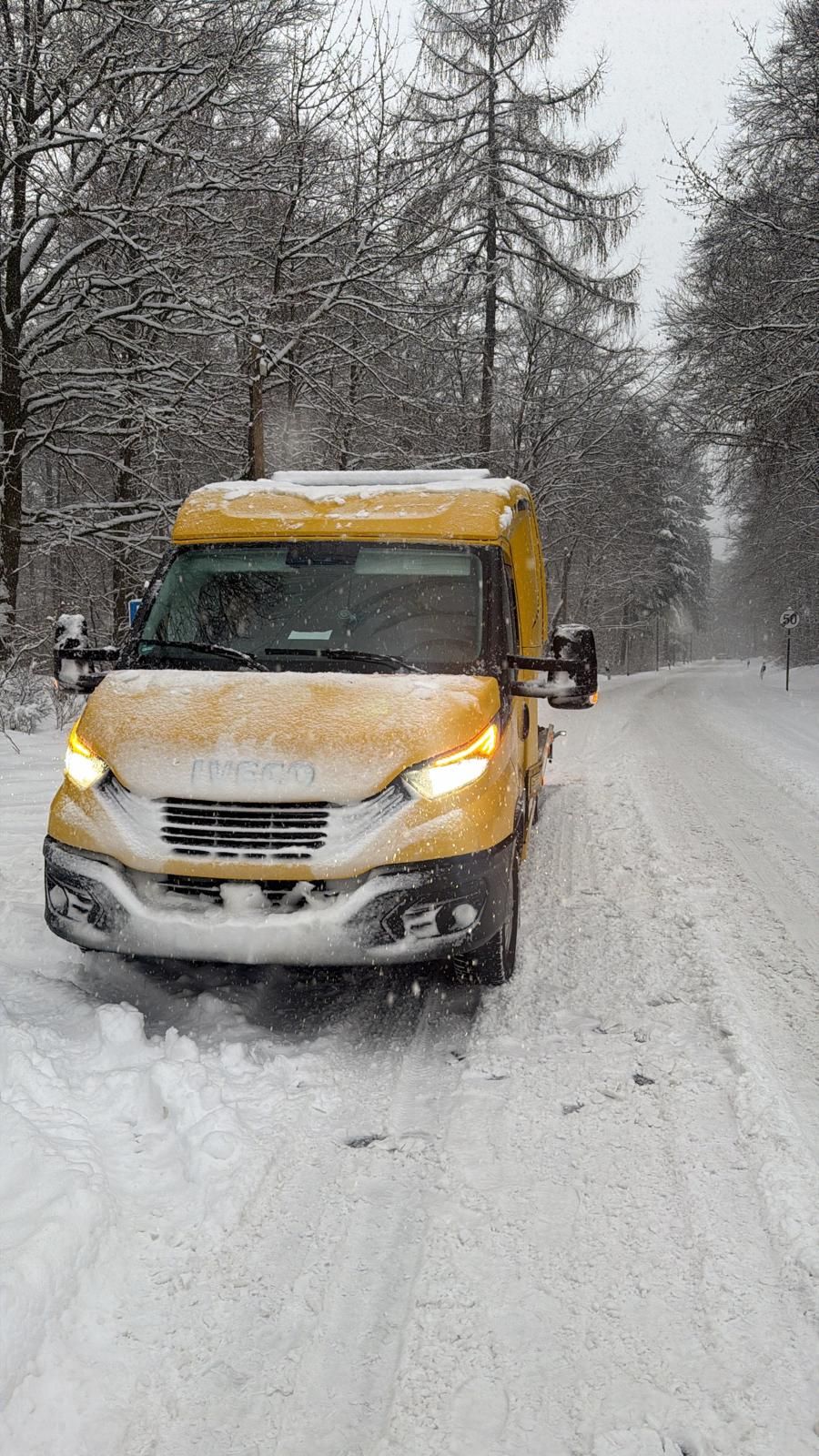 Abschleppfahrzeug von Automobile Silajdzija im Schnee im Einsatz